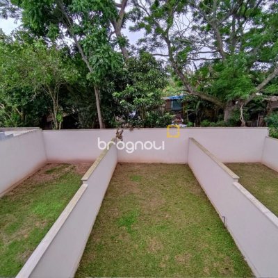 Casa com 89m², 2 quartos (sendo 2 suítes), 2 garagens, no bairro Rio Vermelho em Florianópolis