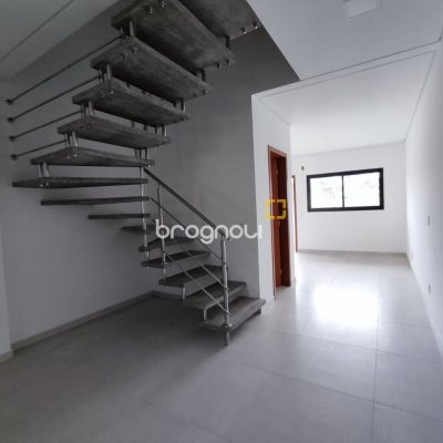 Casa com 89m², 2 quartos (sendo 2 suítes), 2 garagens, no bairro Rio Vermelho em Florianópolis