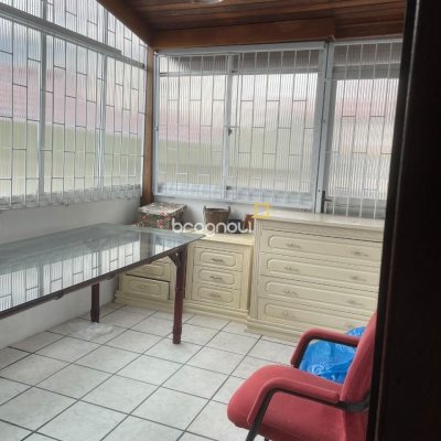 Casa com 219m², 2 quartos, 1 garagem, no bairro Capoeiras em Florianópolis