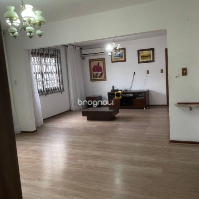 Casa com 219m², 2 quartos, 1 garagem, no bairro Capoeiras em Florianópolis