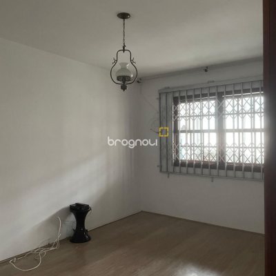 Casa com 219m², 2 quartos, 1 garagem, no bairro Capoeiras em Florianópolis
