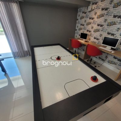 Apartamento com 102m², 3 quartos (sendo 1 suíte), 2 garagens, no bairro Jardim Atlântico em Florianópolis