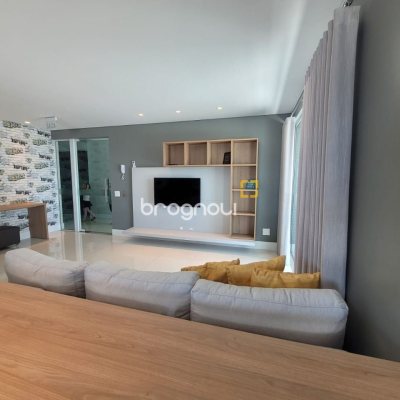 Apartamento com 102m², 3 quartos (sendo 1 suíte), 2 garagens, no bairro Jardim Atlântico em Florianópolis