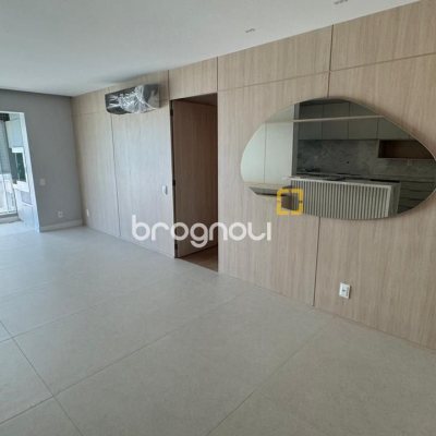 Apartamento com 102m², 3 quartos (sendo 1 suíte), 2 garagens, no bairro Jardim Atlântico em Florianópolis