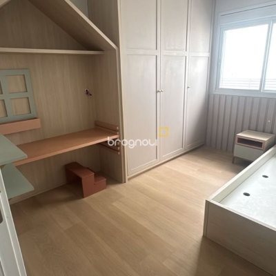 Apartamento com 102m², 3 quartos (sendo 1 suíte), 2 garagens, no bairro Jardim Atlântico em Florianópolis