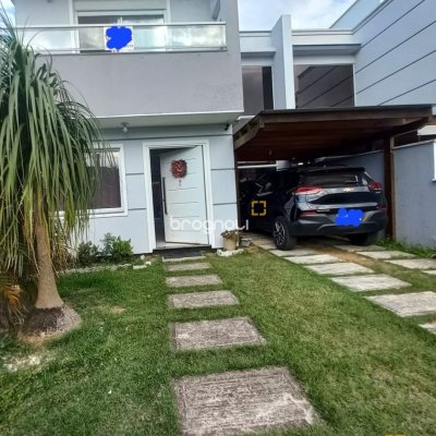 Casa com 158m², 3 quartos (sendo 3 suítes), 2 garagens, no bairro Rio Vermelho em Florianópolis