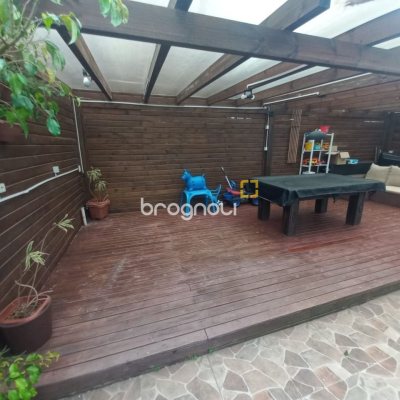 Casa com 158m², 3 quartos (sendo 3 suítes), 2 garagens, no bairro Rio Vermelho em Florianópolis