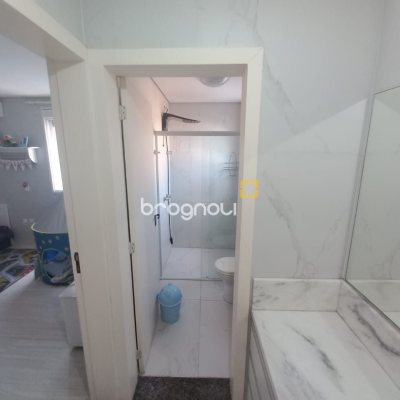 Casa com 158m², 3 quartos (sendo 3 suítes), 2 garagens, no bairro Rio Vermelho em Florianópolis