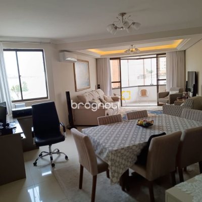 Apartamento com 128m², 3 quartos (sendo 1 suíte), 1 garagem, no bairro Estreito em Florianópolis