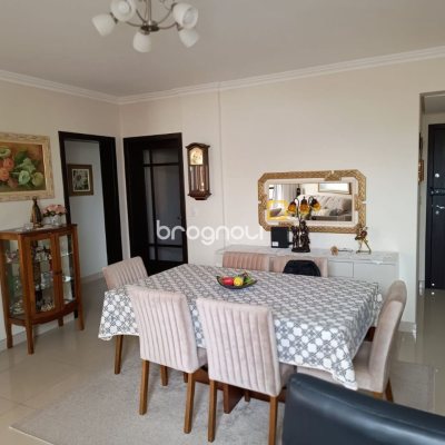 Apartamento com 128m², 3 quartos (sendo 1 suíte), 1 garagem, no bairro Estreito em Florianópolis