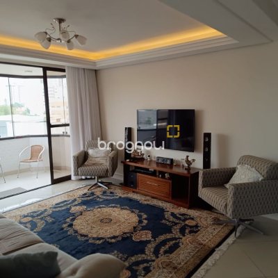 Apartamento com 128m², 3 quartos (sendo 1 suíte), 1 garagem, no bairro Estreito em Florianópolis