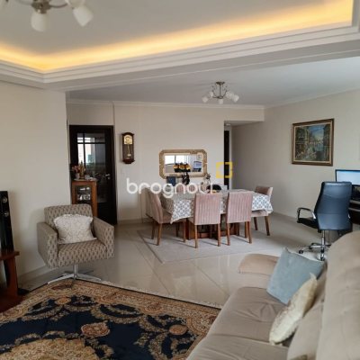 Apartamento com 128m², 3 quartos (sendo 1 suíte), 1 garagem, no bairro Estreito em Florianópolis