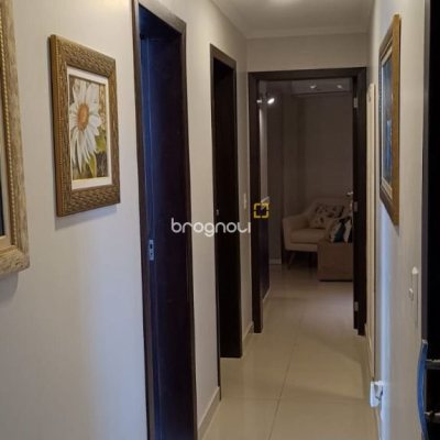 Apartamento com 128m², 3 quartos (sendo 1 suíte), 1 garagem, no bairro Estreito em Florianópolis