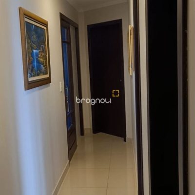 Apartamento com 128m², 3 quartos (sendo 1 suíte), 1 garagem, no bairro Estreito em Florianópolis