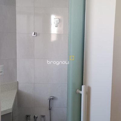 Apartamento com 128m², 3 quartos (sendo 1 suíte), 1 garagem, no bairro Estreito em Florianópolis