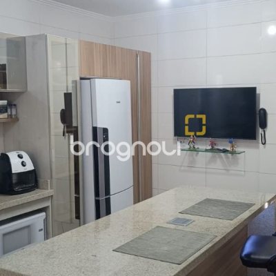 Apartamento com 128m², 3 quartos (sendo 1 suíte), 1 garagem, no bairro Estreito em Florianópolis