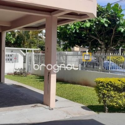 Casa com 114m², 3 quartos (sendo 1 suíte), 1 garagem, no bairro Ingleses do Rio Vermelho em Florianópolis
