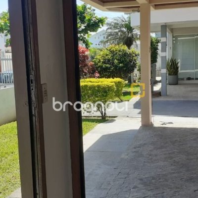 Casa com 114m², 3 quartos (sendo 1 suíte), 1 garagem, no bairro Ingleses do Rio Vermelho em Florianópolis