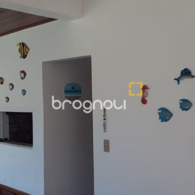 Casa com 114m², 3 quartos (sendo 1 suíte), 1 garagem, no bairro Ingleses do Rio Vermelho em Florianópolis