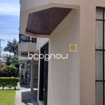 Casa com 114m², 3 quartos (sendo 1 suíte), 1 garagem, no bairro Ingleses do Rio Vermelho em Florianópolis