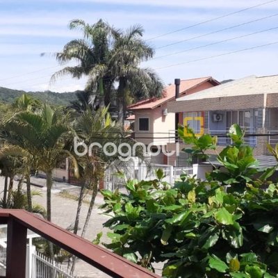 Casa com 114m², 3 quartos (sendo 1 suíte), 1 garagem, no bairro Ingleses do Rio Vermelho em Florianópolis