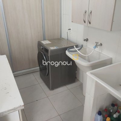 Casa com 295m², 4 quartos (sendo 2 suítes), 3 garagens, no bairro Trindade em Florianópolis