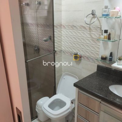 Casa com 295m², 4 quartos (sendo 2 suítes), 3 garagens, no bairro Trindade em Florianópolis