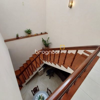 Casa com 295m², 4 quartos (sendo 2 suítes), 3 garagens, no bairro Trindade em Florianópolis