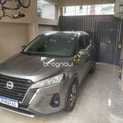 Casa com 295m², 4 quartos (sendo 2 suítes), 3 garagens, no bairro Trindade em Florianópolis
