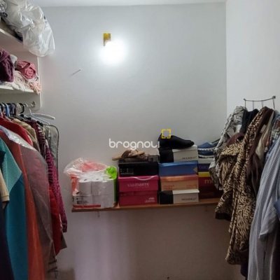 Casa com 162m², 4 quartos (sendo 1 suíte), 3 garagens, no bairro Campeche em Florianópolis