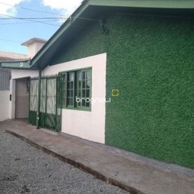 Casa com 110m², 4 quartos (sendo 1 suíte), 2 garagens, no bairro Forquilhinha em São José