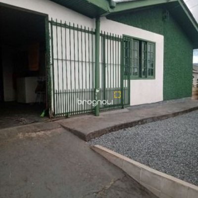 Casa com 110m², 4 quartos (sendo 1 suíte), 2 garagens, no bairro Forquilhinha em São José