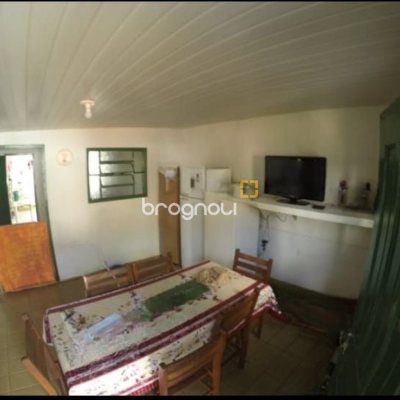 Casa com 110m², 4 quartos (sendo 1 suíte), 2 garagens, no bairro Forquilhinha em São José
