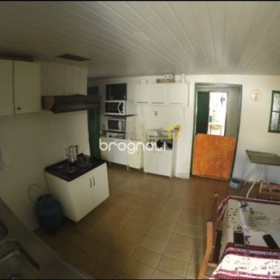 Casa com 110m², 4 quartos (sendo 1 suíte), 2 garagens, no bairro Forquilhinha em São José