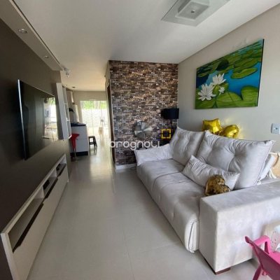 Casa com 120m², 2 quartos (sendo 2 suítes), 2 garagens, no bairro Rio Vermelho em Florianópolis