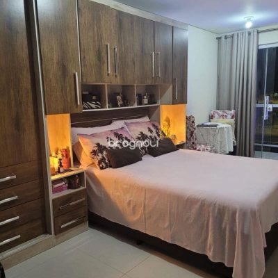Casa com 120m², 2 quartos (sendo 2 suítes), 2 garagens, no bairro Rio Vermelho em Florianópolis