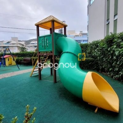 Apartamento com 107m², 2 quartos (sendo 2 suítes), 2 garagens, no bairro Ingleses em Florianópolis