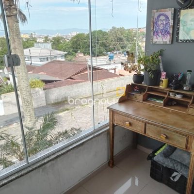 Apartamento com 52m², 2 quartos, 1 garagem, no bairro Potecas em São José