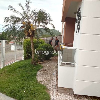 Apartamento com 52m², 2 quartos, 1 garagem, no bairro Potecas em São José