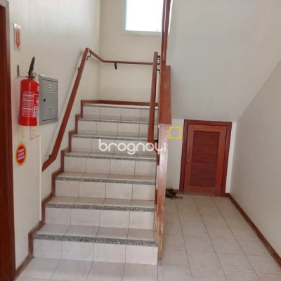 Apartamento com 52m², 2 quartos, 1 garagem, no bairro Potecas em São José