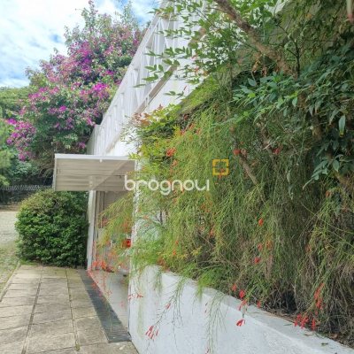 Casa de Condomínio com 400m², 6 quartos (sendo 6 suítes), 2 garagens, no bairro Barra da Lagoa em Florianópolis