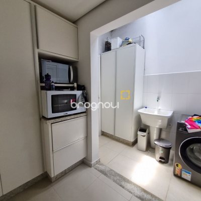 Casa de Condomínio com 400m², 6 quartos (sendo 6 suítes), 2 garagens, no bairro Barra da Lagoa em Florianópolis