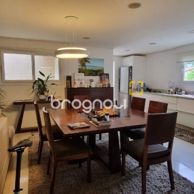 Casa de Condomínio com 400m², 6 quartos (sendo 6 suítes), 2 garagens, no bairro Barra da Lagoa em Florianópolis