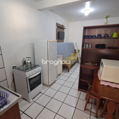 Pousada / Hotel com 500m², 12 quartos (sendo 12 suítes), 11 garagens, no bairro Canasvieiras em Florianópolis