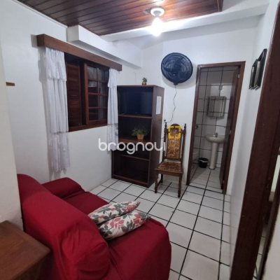 Pousada / Hotel com 500m², 12 quartos (sendo 12 suítes), 11 garagens, no bairro Canasvieiras em Florianópolis