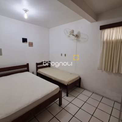 Pousada / Hotel com 500m², 12 quartos (sendo 12 suítes), 11 garagens, no bairro Canasvieiras em Florianópolis