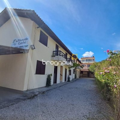 Pousada / Hotel com 500m², 12 quartos (sendo 12 suítes), 11 garagens, no bairro Canasvieiras em Florianópolis