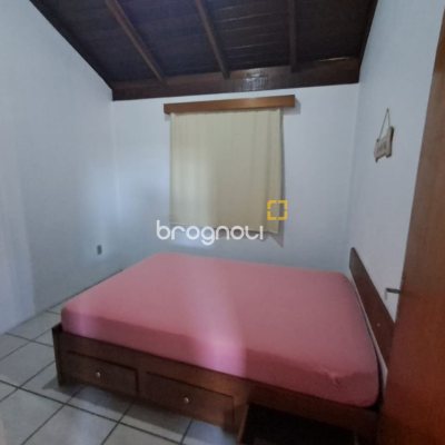 Pousada / Hotel com 500m², 12 quartos (sendo 12 suítes), 11 garagens, no bairro Canasvieiras em Florianópolis