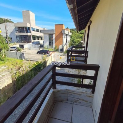 Pousada / Hotel com 500m², 12 quartos (sendo 12 suítes), 11 garagens, no bairro Canasvieiras em Florianópolis