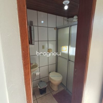 Pousada / Hotel com 500m², 12 quartos (sendo 12 suítes), 11 garagens, no bairro Canasvieiras em Florianópolis